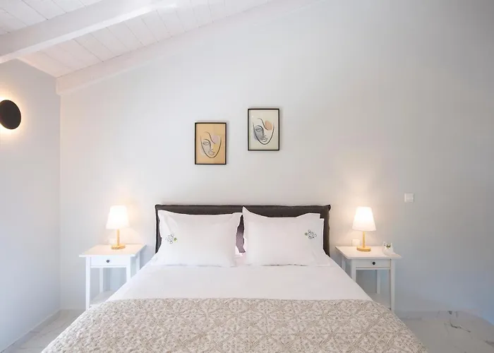 Grappolo Lefkada - Vertzami Just 2 Km From Lefkada Town Apolpaina